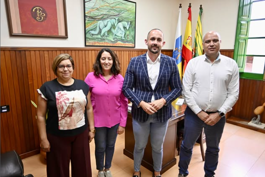 La nueva Junta de El Juncal se reúne con el Ayuntamiento: proyectos, compromisos y nuevos tiempos para nuestros barrios