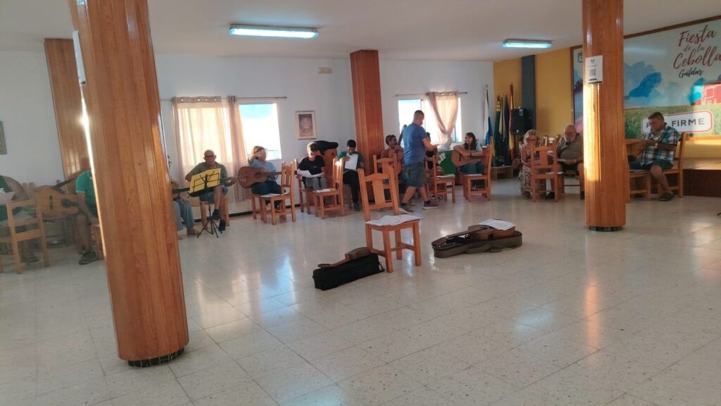 ¡Los talleres ya están en marcha! Guitarra, baile y clases de adultos en El Juncal