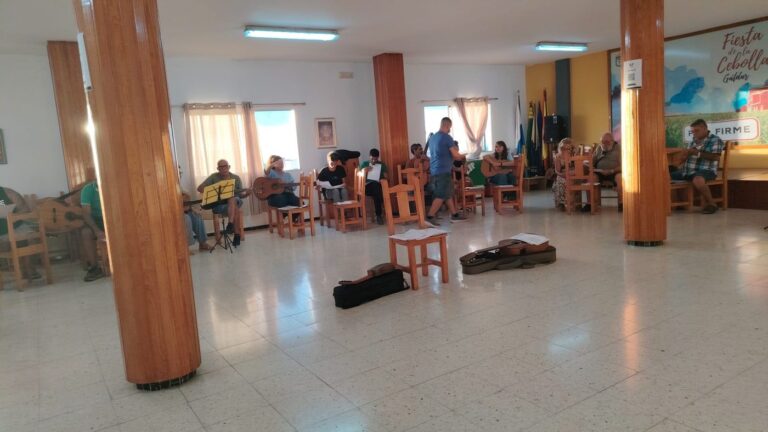 ¡Los talleres ya están en marcha! Guitarra, baile y clases de adultos en El Juncal