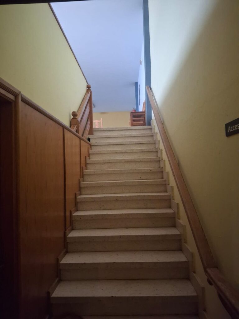 El local de la asociación tendrá ascensor: el Cabildo financia la obra que abre la planta de arriba a todo el barrio